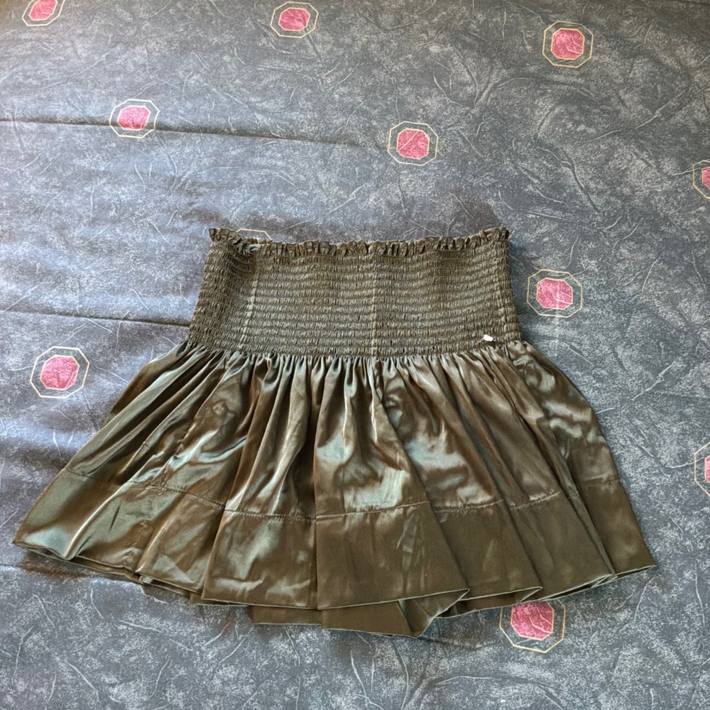 Natural Life Olive Green Satin Smocked Shorts Boho Festival XS/S